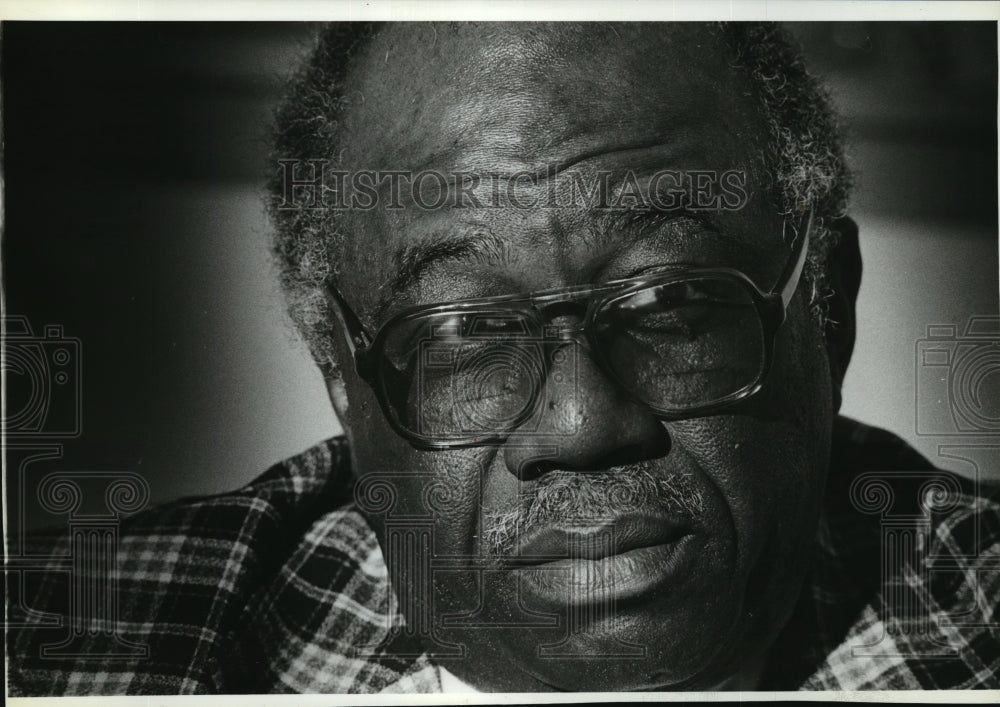 1990 Tommie L. Kidd, executive director of the Inner City Council-Historic Images