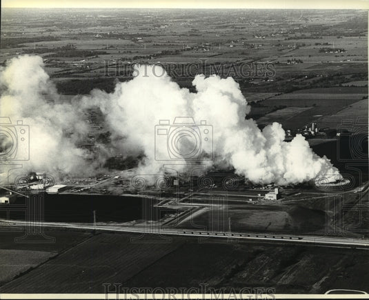1980 Press Photo Wisconsin Elec. Power Co. Pleasant Prairie plant-Air Pollution - Historic Images
