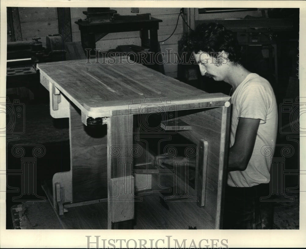 1984 Press Photo DuQuaine Lecterns sold 30 of its products to Dallas Convention - Historic Images