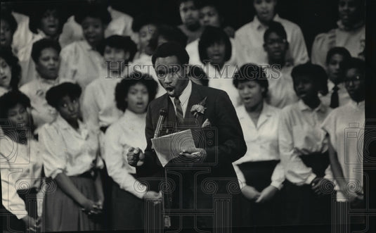 1987 Press Photo Gerald Saffold led the Unity in the Community Choir - mja05884 - Historic Images