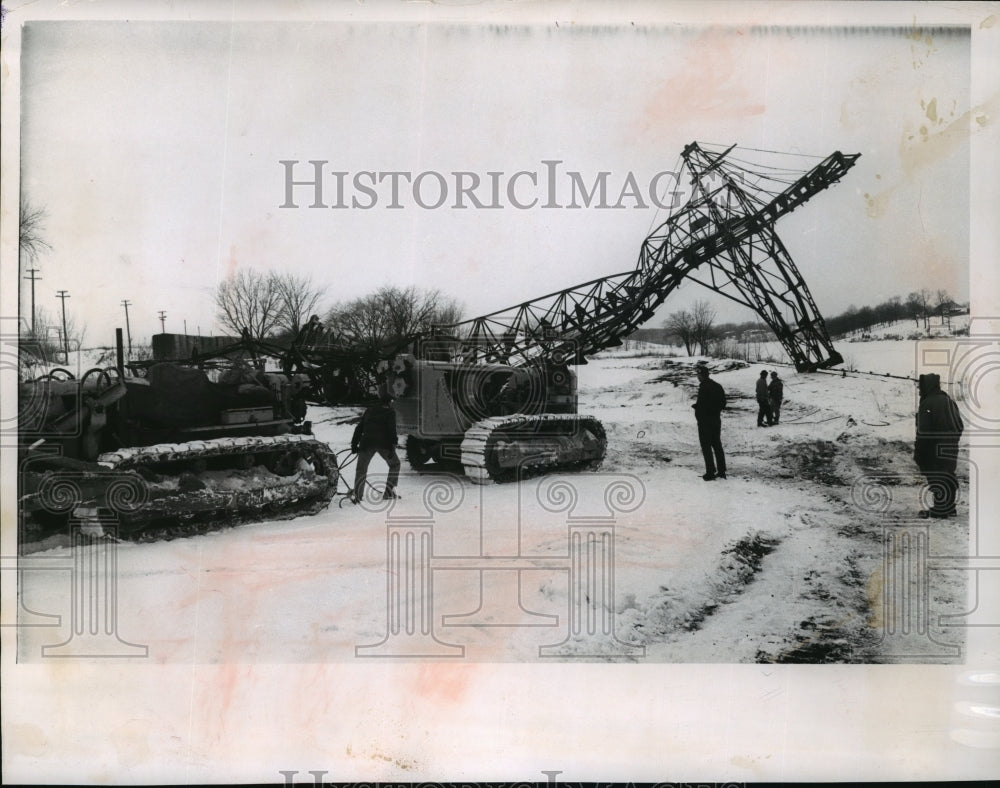 1963 Press Photo Bulldozers pulled down a 50 year old Kimberly-Clark Corp. - Historic Images