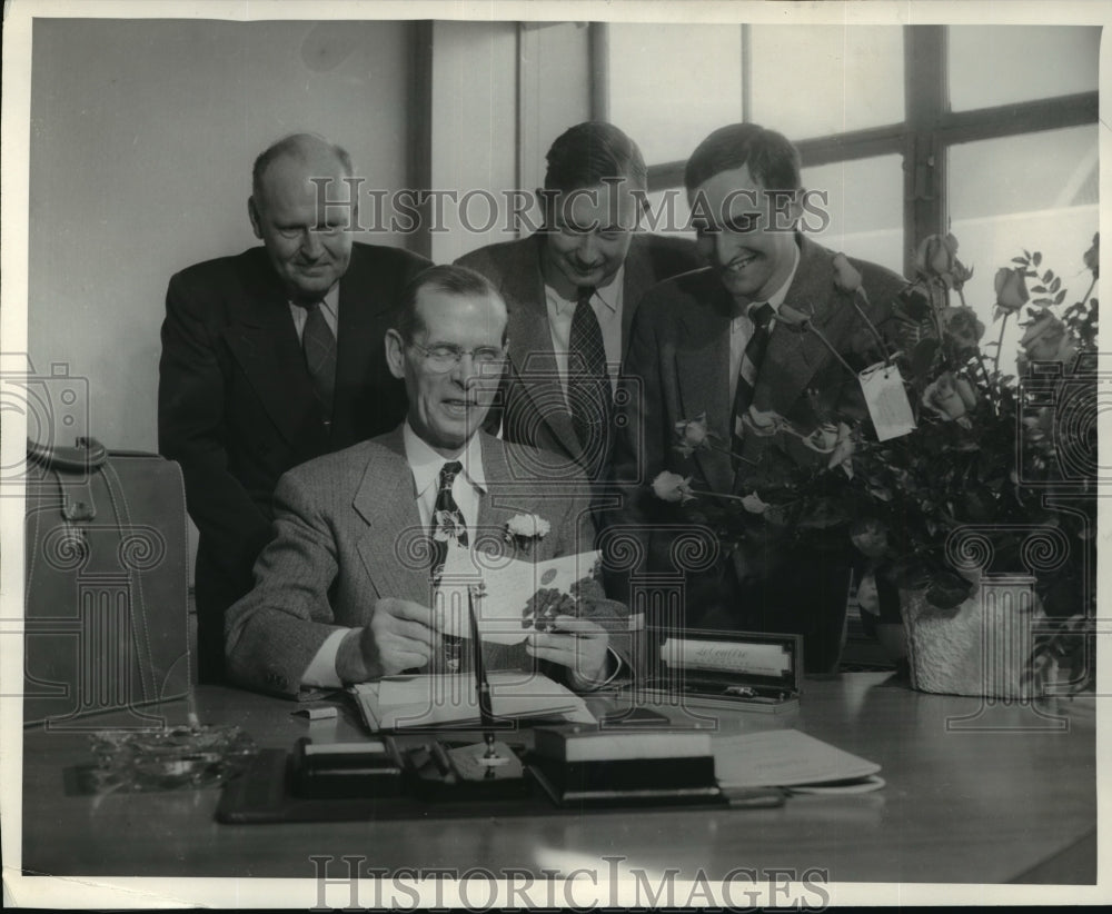 1952 Press Photo Peter King, Secretary of Journal Co., 25 yr. club member - Historic Images