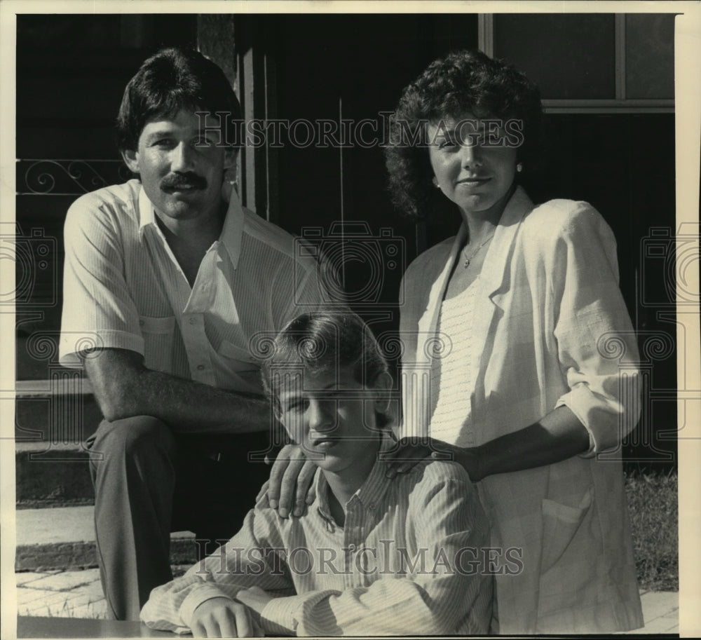 1986 Press Photo Randy Stilwell, Carol Surprenant and Sam Emersen - mja06363-Historic Images