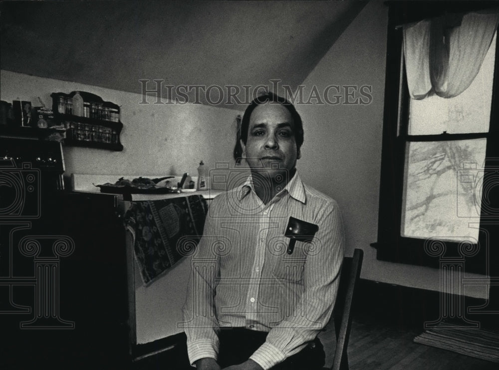 1988 Press Photo Emilio Ortega of Waukesha has received amnesty - mja06406-Historic Images
