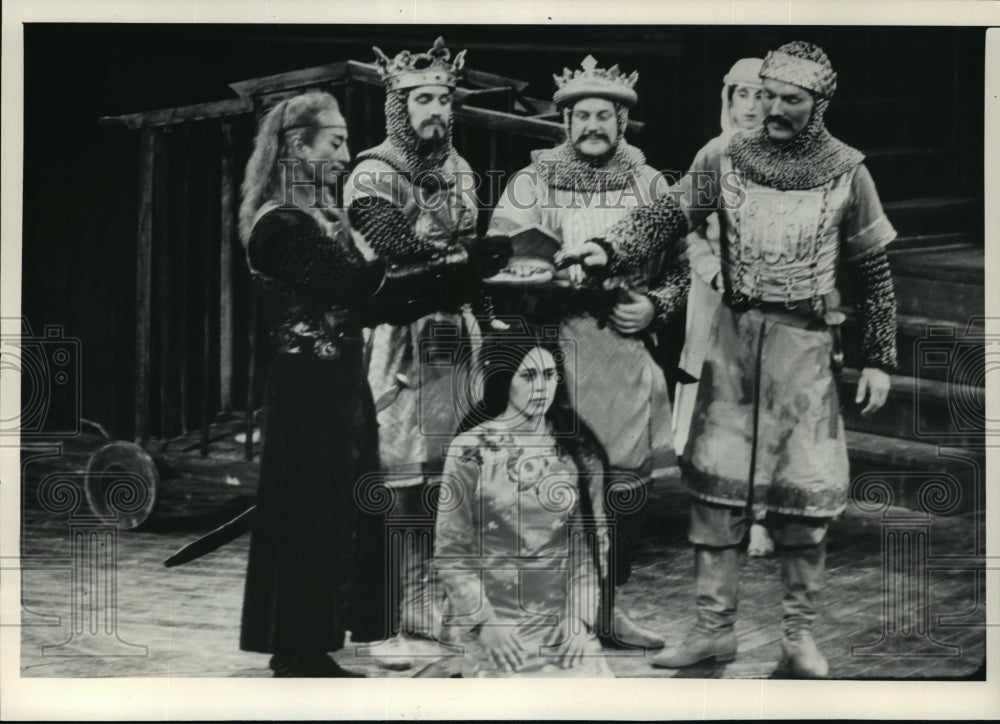 1983 Press PhotoScene in American Players Theater &quot;Tamburlaine The Great,Part I&quot; - Historic Images