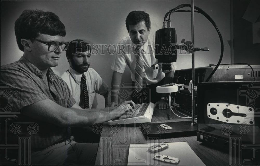 1984 Press PhotoJoseph Finkelstine,James Wagner,Robert Hanneman at Automatix Inc - Historic Images