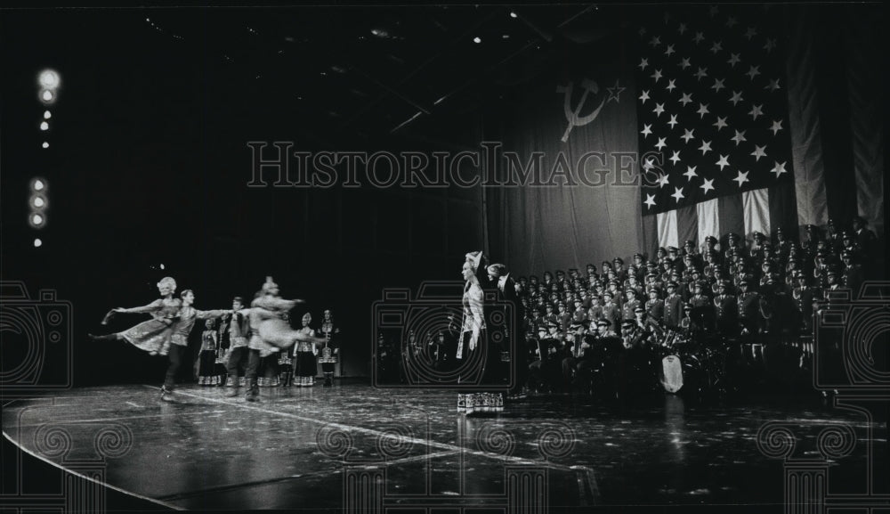 1989 Press Photo The Red Army Chorus brought its impressive, imposing sound - Historic Images