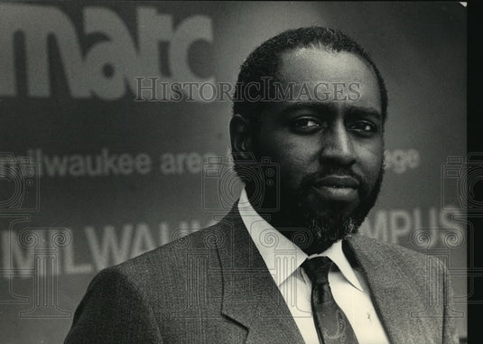 1987 Press Photo Charles Alexander, Director of Minority Affairs at MATC - Historic Images