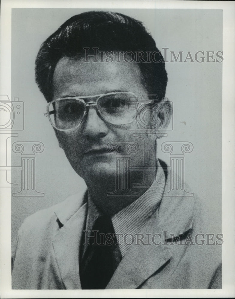 1976 Press Photo Ali Asghar Khalili, Physician, educator - mja06573 - Historic Images