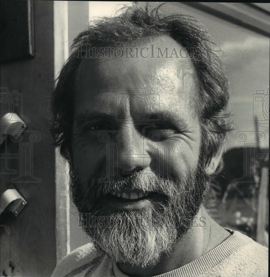 1987 Press Photo Bill King new owner of The Trenpealean Hotel - mja06604 - Historic Images