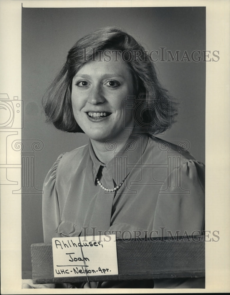 1986 Press Photo Joan Ahlhauser, Journal Co-employee - mja06638 - Historic Images