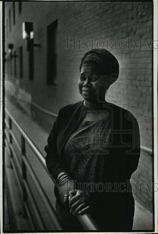 1991 Press Photo Hafeeza Ahmad is a mother on welfare who backs welfare reform - Historic Images