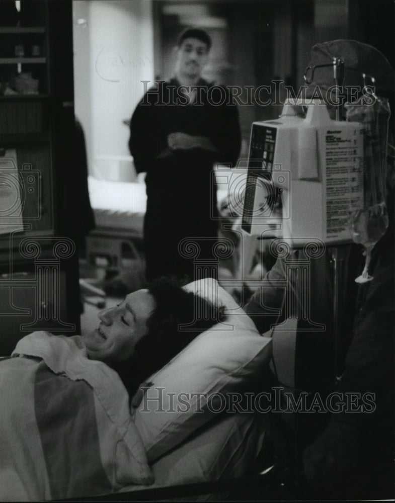 1994 Press Photo Adriana Rosas, donating her kidneys to Francisco Vega Garrett - Historic Images