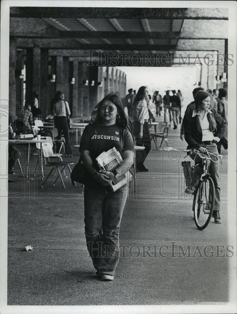 1974 Press Photo Jaye Bergamini at University of Wisconsin-Milwaukee - mja06915 - Historic Images