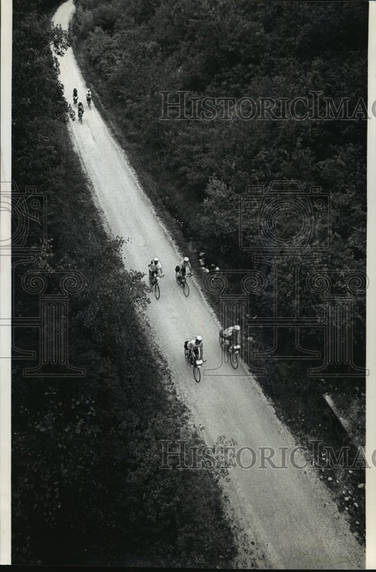 1993 Press Photo Bicyclists on Coast to Coast Bicycle Classic for American Lung - Historic Images