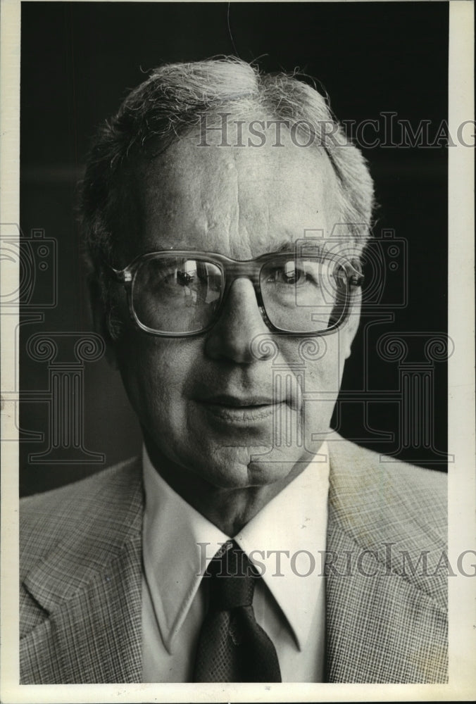 1981 Press Photo Gerald Benka, Superintendent of the Cudohy School Board - Historic Images