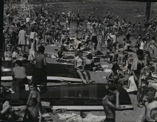 1953 Press Photo Bradford Beach - mja07246 - Historic Images