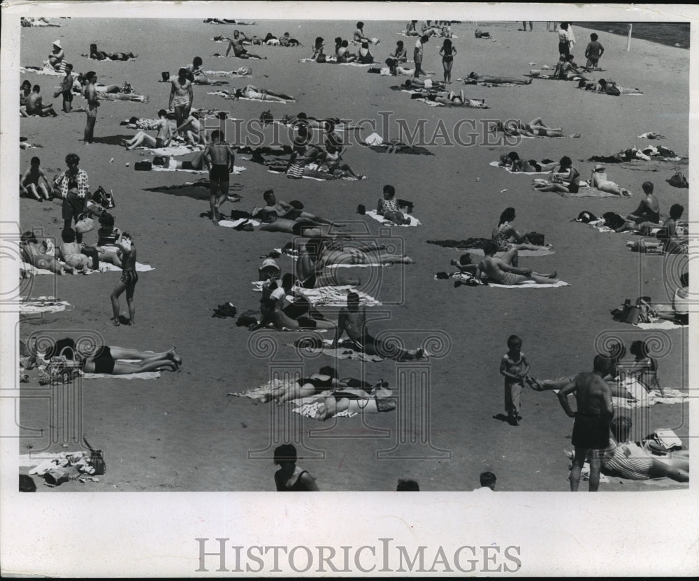 1963 Press Photo A typical summer on the beach of Lake Michigan - mja07251 - Historic Images