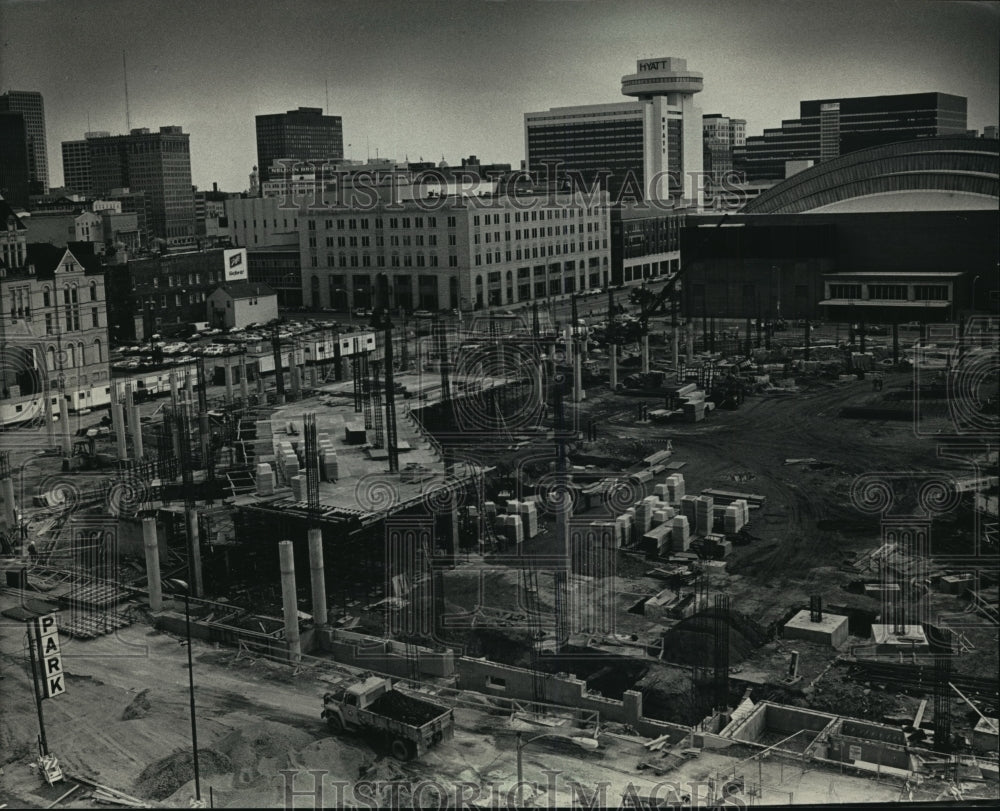 1987 Press Photo Woods forms for the Bradley Center first level - mja07276 - Historic Images