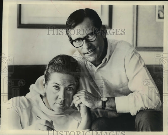 1974 Press Photo Marilyn & Alan Bergman - mja07363 - Historic Images