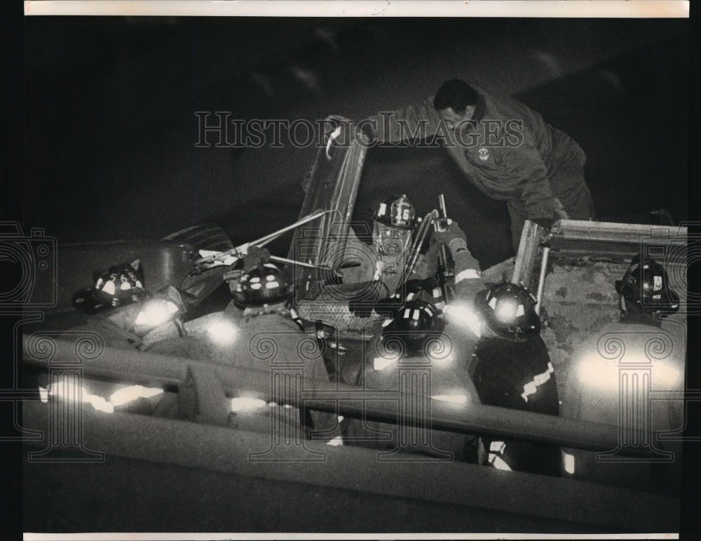 1993 Press Photo Firemen rescue personnel on truck accident on I-94 - mja07530 - Historic Images