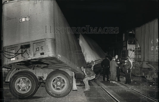 1993 Press Photo All State Freightways truck & North Western Railway collision-Historic Images