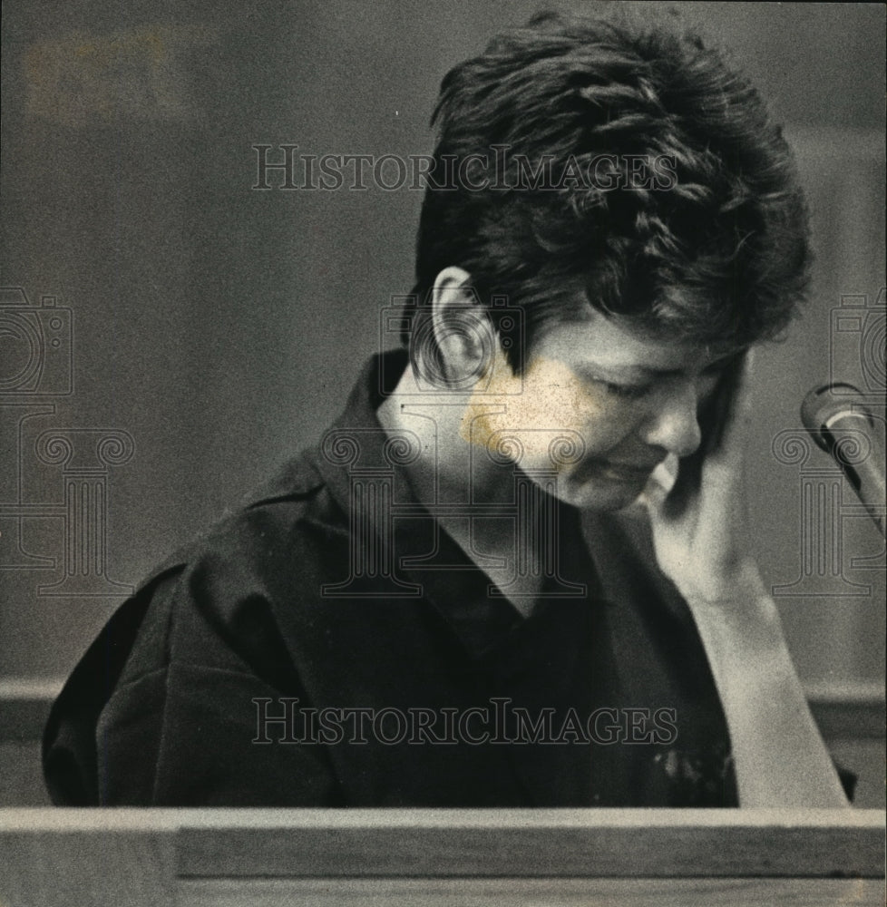 1988 Press Photo Lawrencia Bembenek testified in court at a hearing in Milwaukee - Historic Images