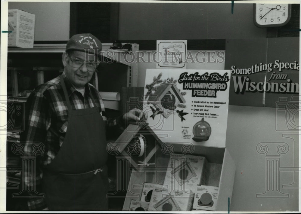 1993 Press Photo Jim Burmeister formed a company called Just for The Birds-Historic Images