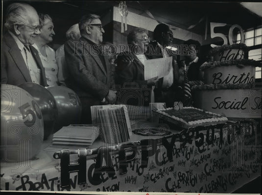 1985 Press Photo Social Security Law's 50th anniversary celebration party - Historic Images
