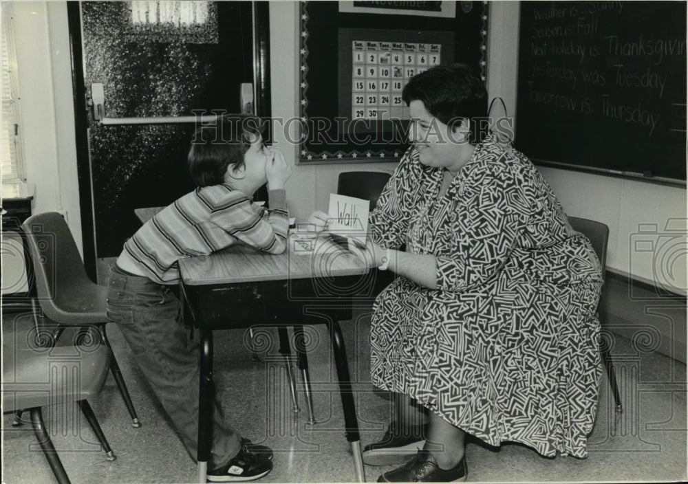 1989 Press Photo Jason Robertston &amp; Teacher Jamie Johnson in a School Trailer - Historic Images