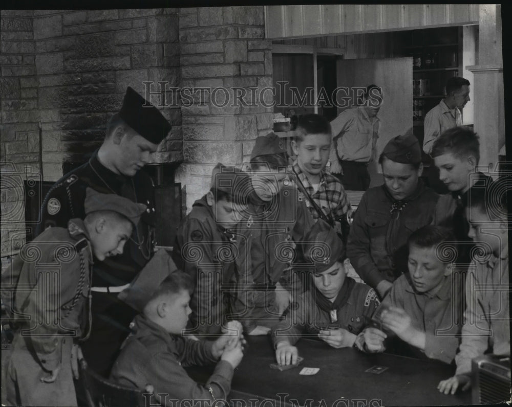 1956 Press Photo Boys Scouts pleasant in two new winter cabins at Indian Mound - Historic Images