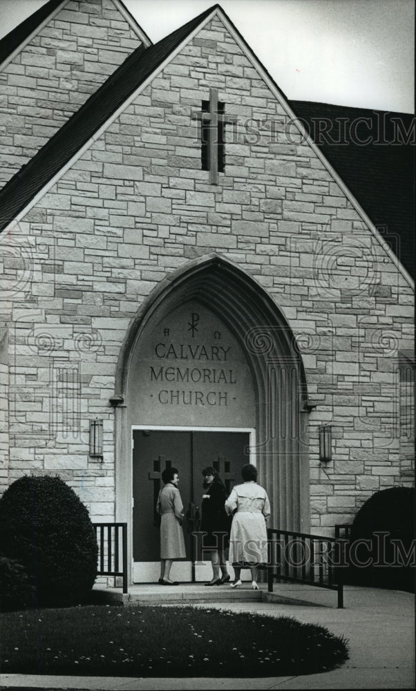 1990 Press Photo Members of Clavary Memorial Church - mja09237 - Historic Images