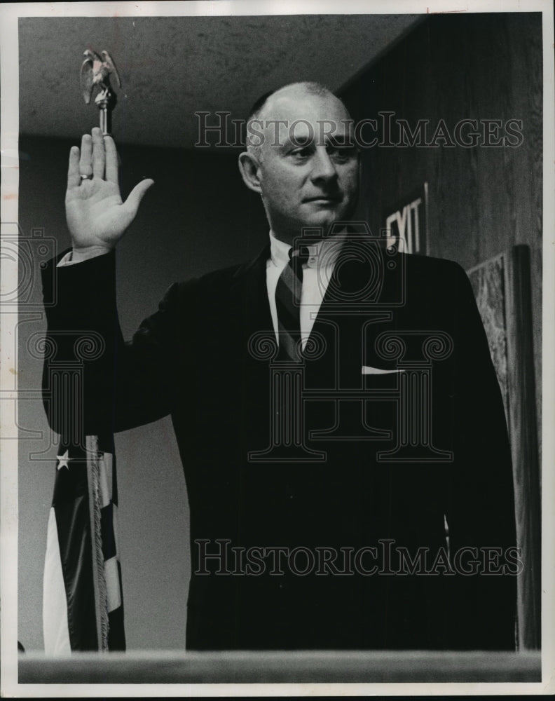 1961 Press Photo William Callow, swonr in as Waukesha county court judge-Historic Images