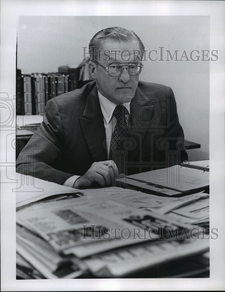 1974 Press Photo John Boynton, pres. Boynton Cab. - mja09261-Historic Images