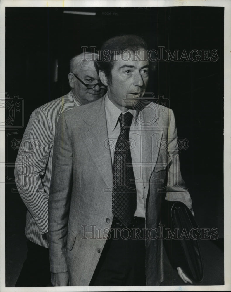 1975 Press Photo Walter F. O'Connor followed his attorney, David J. Cannon-Historic Images