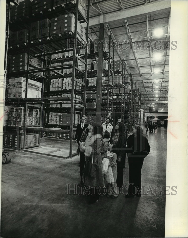 1980 Press Photo Service Parts Distribution Section of the new Briggs &amp; Stratton - Historic Images