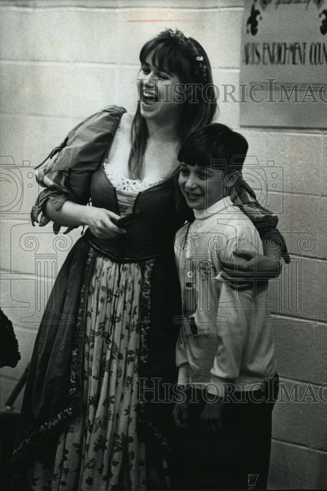 1991 Press Photo Gretchen J Gikk &amp; Kevin Brendan at Bristol Renaussance Faire-Historic Images