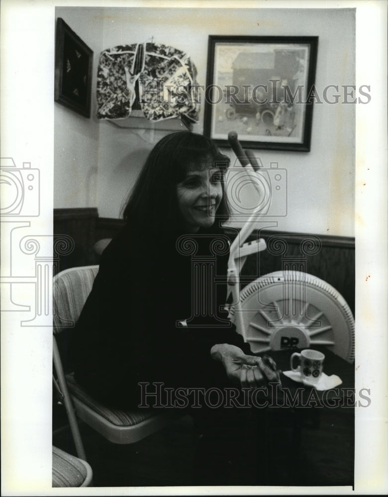 1994 Press Photo Kathy Briggs, topping the election for Waukesha School Board-Historic Images