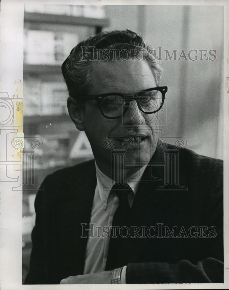 1969 Press Photo Rev. Richard Aukema, Educational Opportunity Center Director-Historic Images