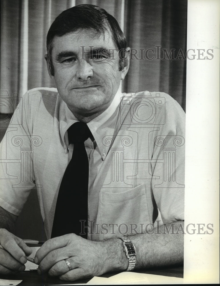 1980 Press Photo Robert Braun, Milwaukee Area Technical College placement office - Historic Images