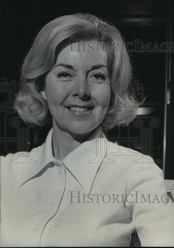 1973 Press Photo Actress Pamela Britton works at her marriage - mja09529 - Historic Images