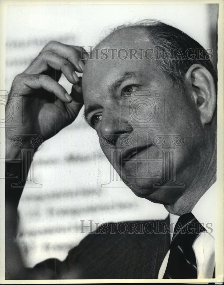 1981 Press Photo Alan Boyd, Amtrak president, at a press conference - mja09547 - Historic Images