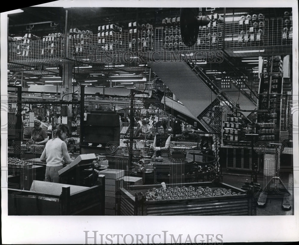 1973 Press Photo Briggs &amp; Stratton Corp. - mja09919-Historic Images