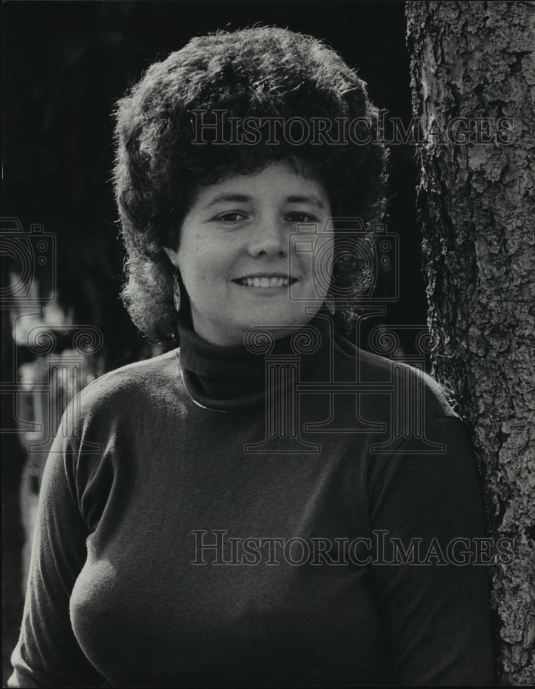 1983 Press Photo Cathy Barr, founding board member of Hurrican Productions - Historic Images