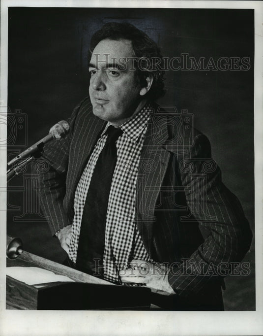 1976 Press Photo Clive Barnes - mja10067 - Historic Images