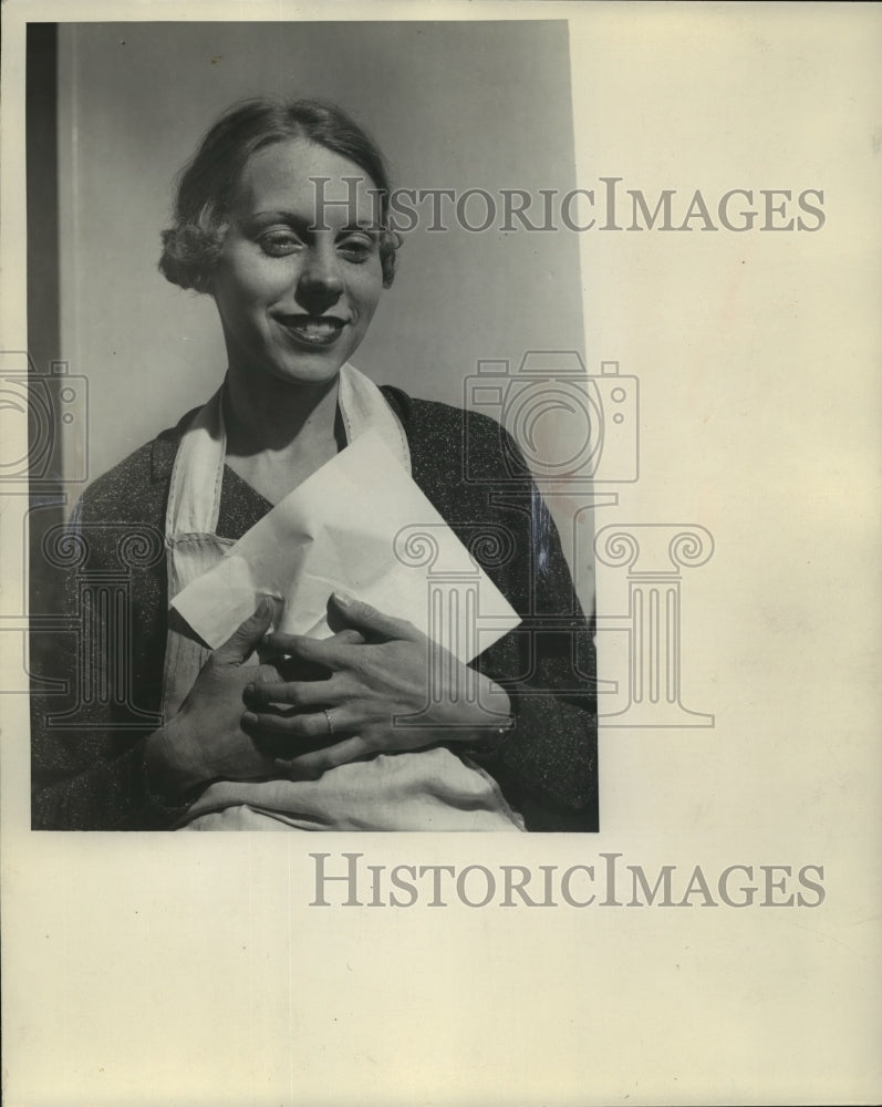 1934 Press Photo Mrs Robert Boyd,Judge Burdick&#39;s letter tells the wonderful news - Historic Images