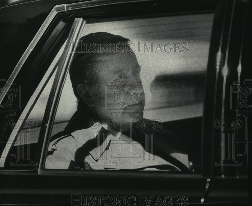 1984 Press Photo Frank Balisteri in the car that took him to jail in Waukesha-Historic Images