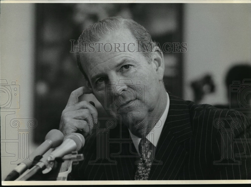 1989 Press Photo Sec. of State James Baker at House Appropriations Committee - Historic Images