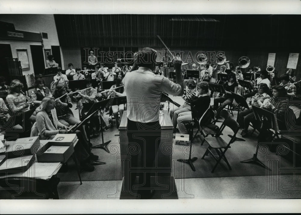 1978 Press Photo Henry Canitz led Milwaukee Pops Youth Band during a rehearsal - Historic Images