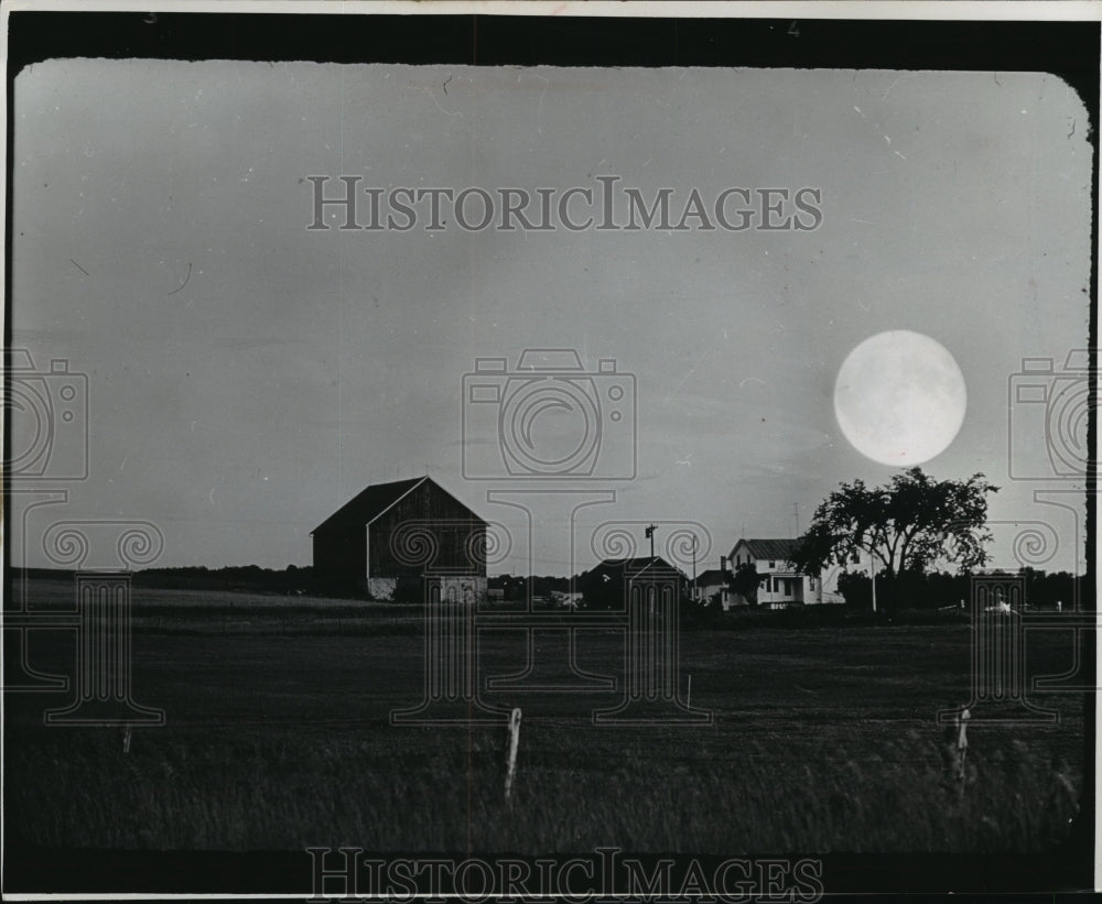 1965 Press Photo October Moon Over a Farm by Ernie Anheuser - mja10760-Historic Images